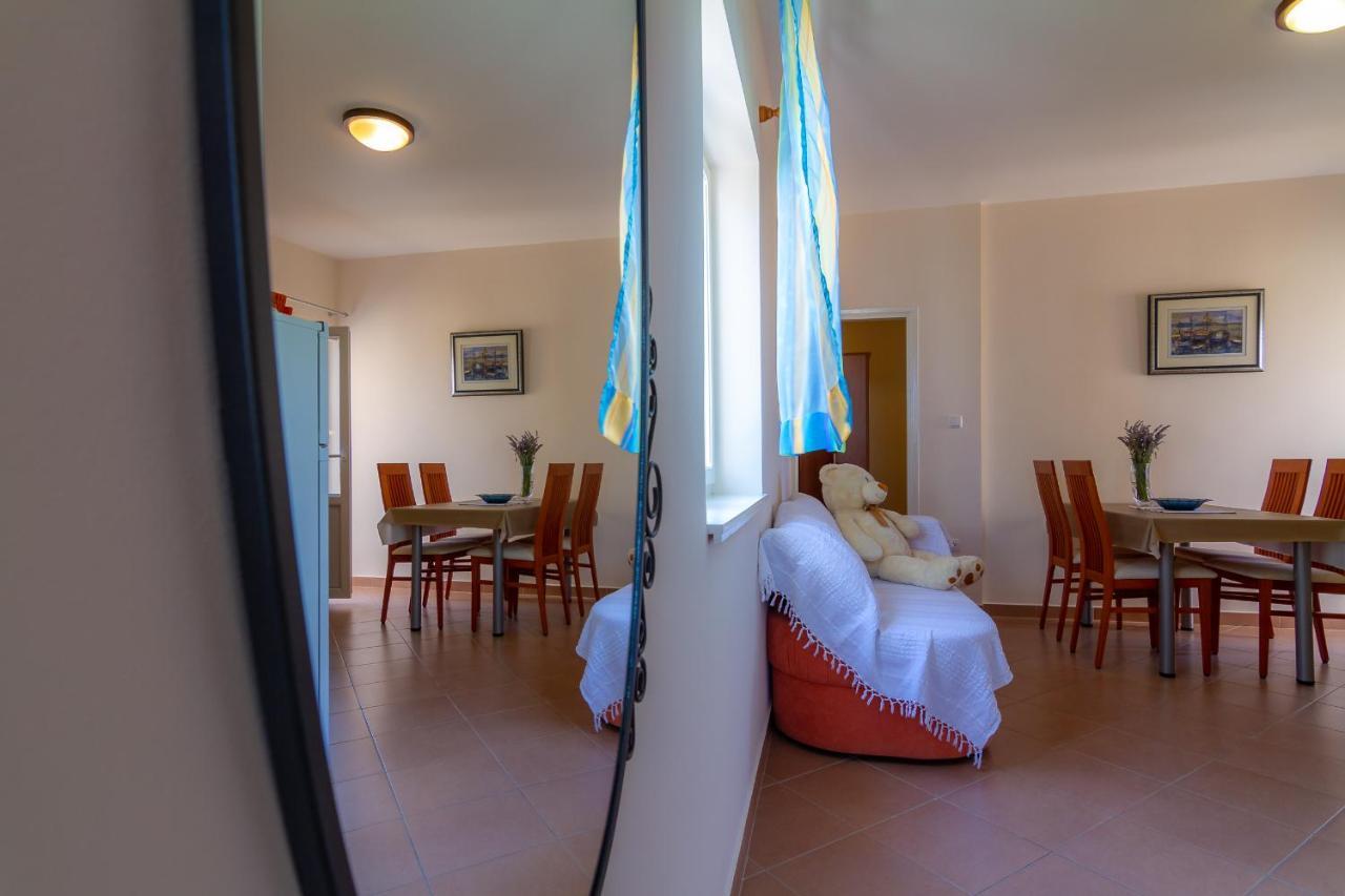 Apartman Haus Maja Banjol Екстер'єр фото