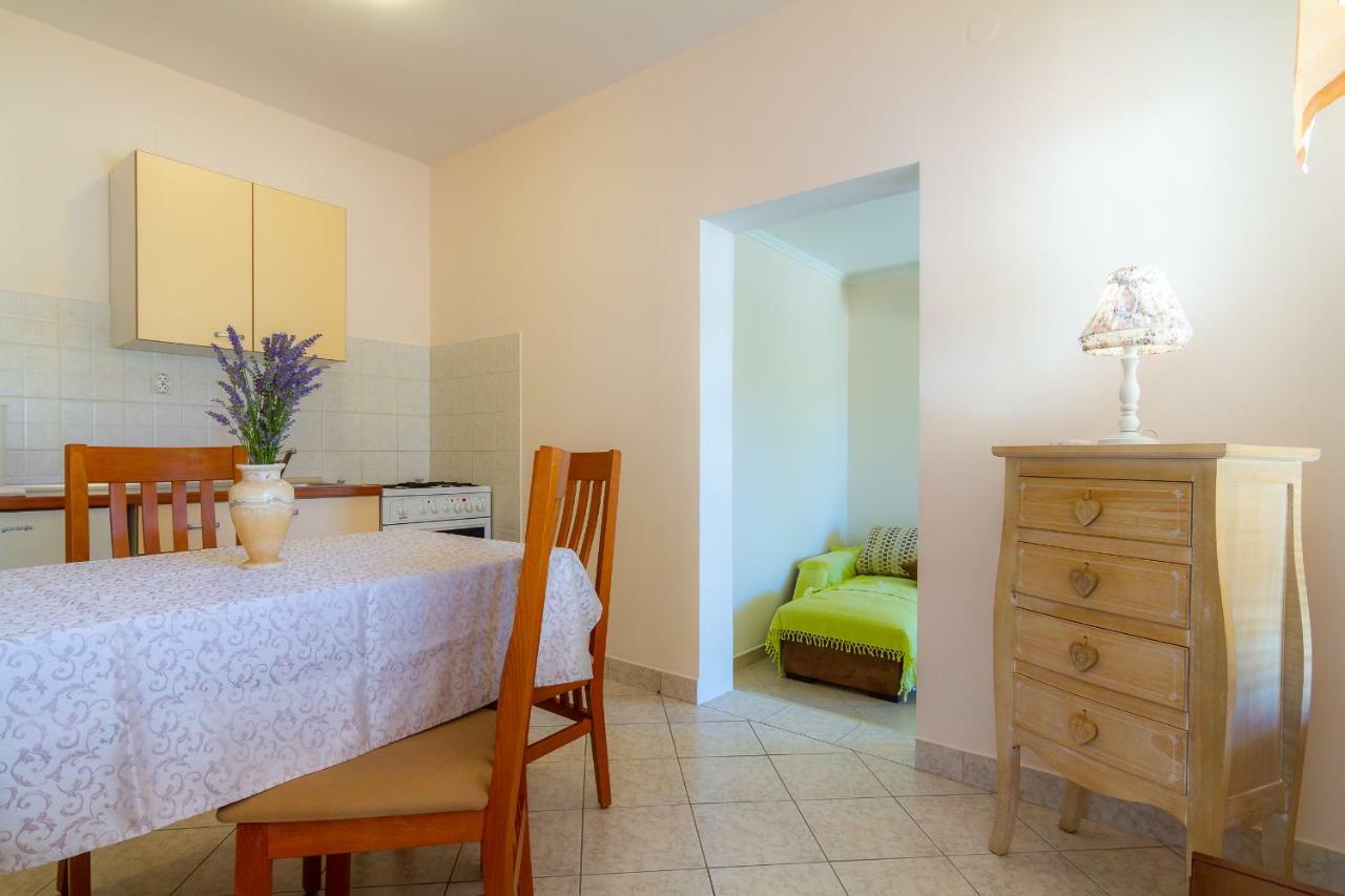 Apartman Haus Maja Banjol Екстер'єр фото